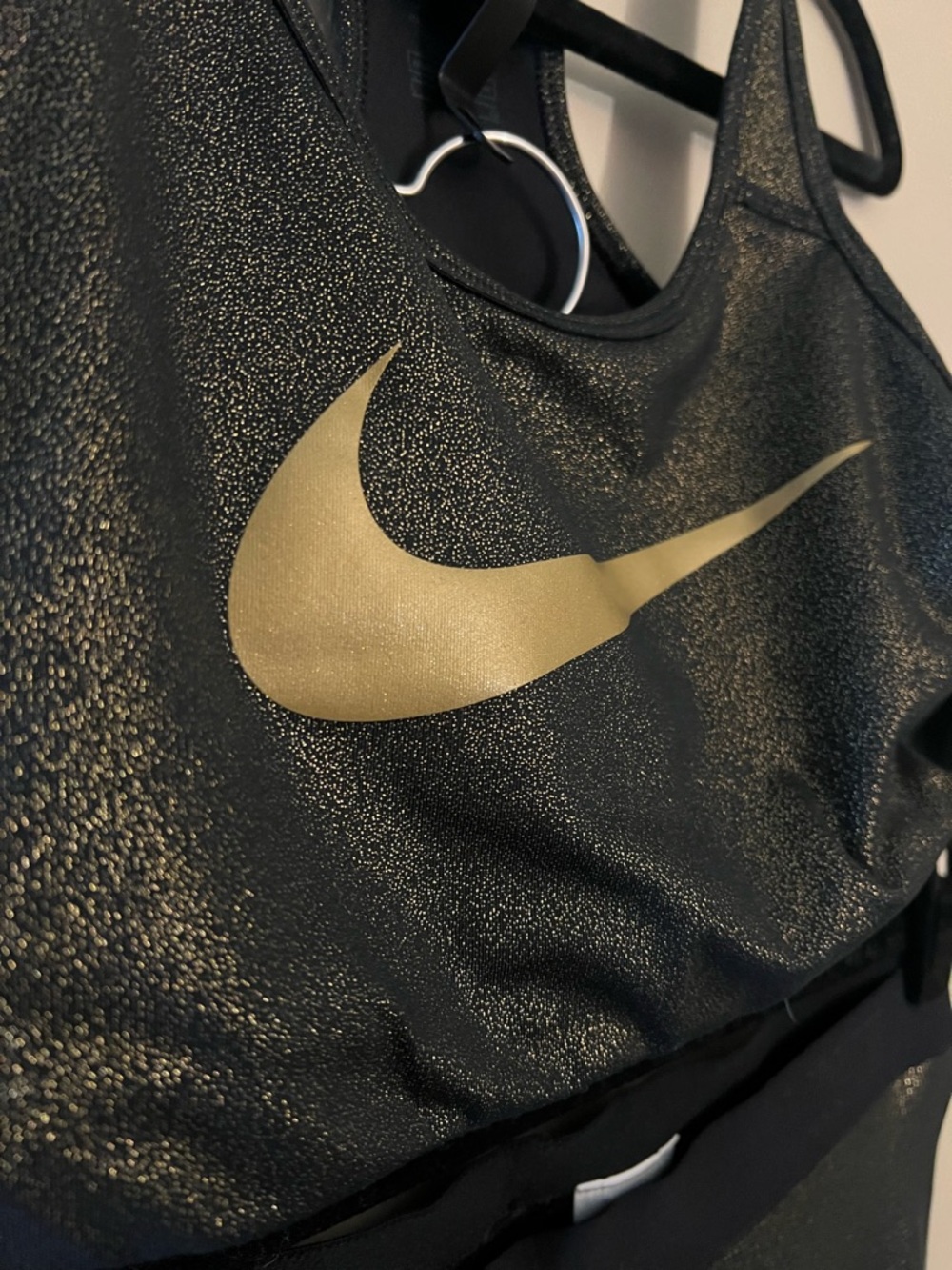 Nike Metallic Black and Gold Leggings with Matching Sports Bra - Picture 3 of 5